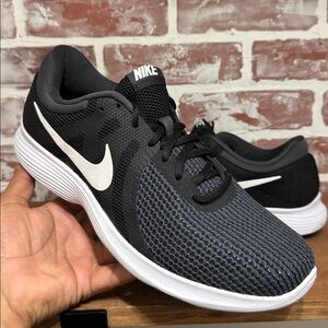 Nike Revolution 4 Black  Men’s Sz 12 908988-001